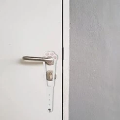 Yagosodee 2 Pcs Cat Door Holder Latch 4 Holes Adjustable Cat Door Stopper Alternative No Measuring To Keep Dogs Out Of Cat Litter Boxes And Food 11 Yagosodee 2 Pcs Cat Door Holder Latch 4 Holes Adjustable Cat Door Stopper Alternative No Measuring To Keep Dogs Out Of Cat Litter Boxes And Food -Greenies Pet Store 415TLdaRygL