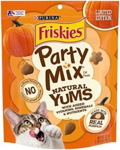 Purina Friskies Made In USA Facilities Cat Treats, Party Mix Original Crunch - 30 Oz. Pouch -Greenies Pet Store 51oxPvr9wiL. AC