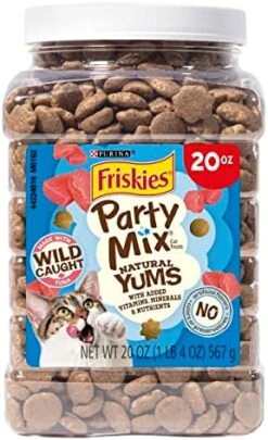 Purina Friskies Made In USA Facilities Cat Treats, Party Mix Original Crunch - 30 Oz. Pouch -Greenies Pet Store 51pHsn2ZzhL. AC